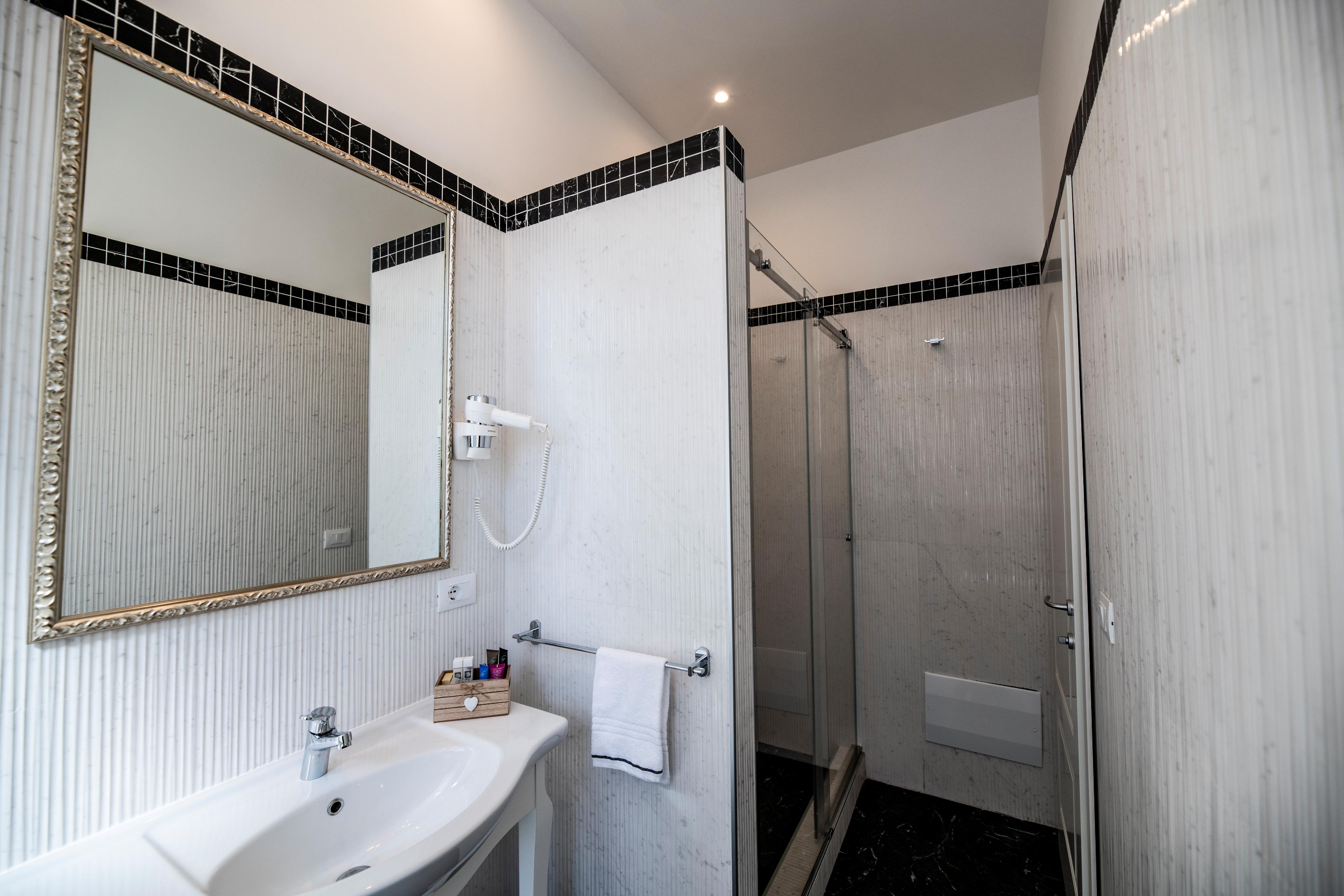 Elisio & Hotel 4*