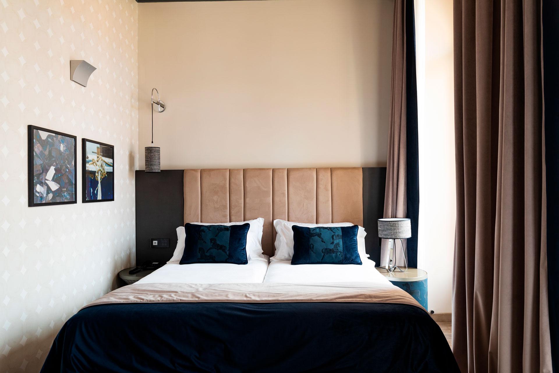 Hotel Amadomus Luxury Naples