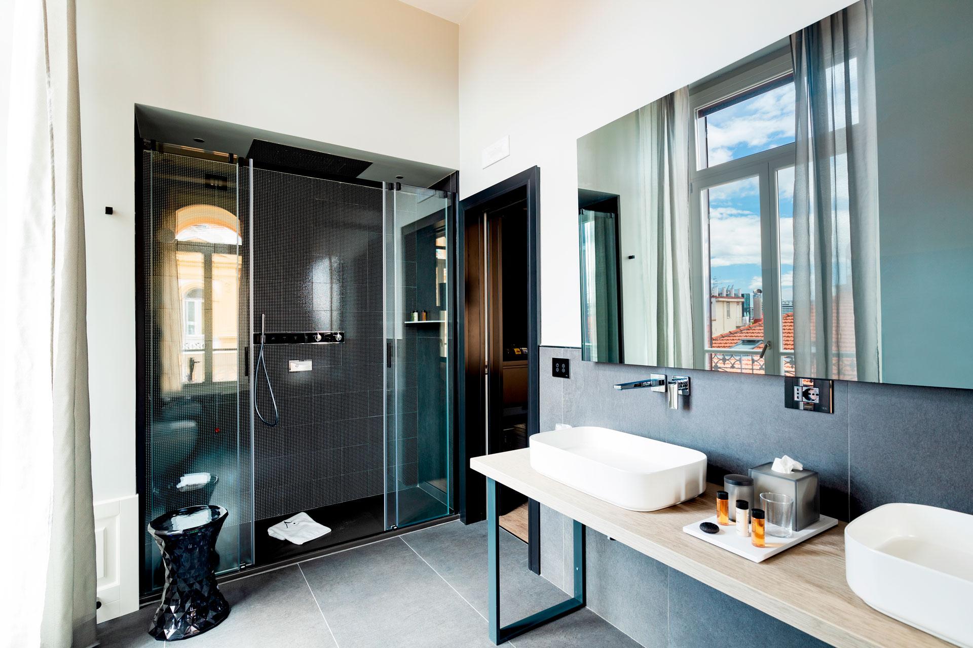 Amadomus Luxury 4*