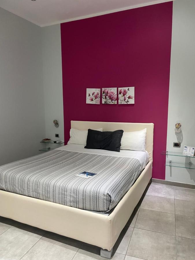 Bed & Breakfast 2 Passi A Naples