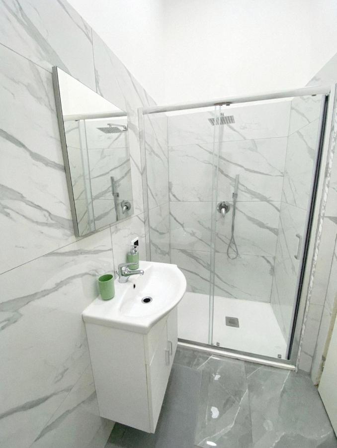 Bed & Breakfast Domus Luigi Leone Ii Naples
