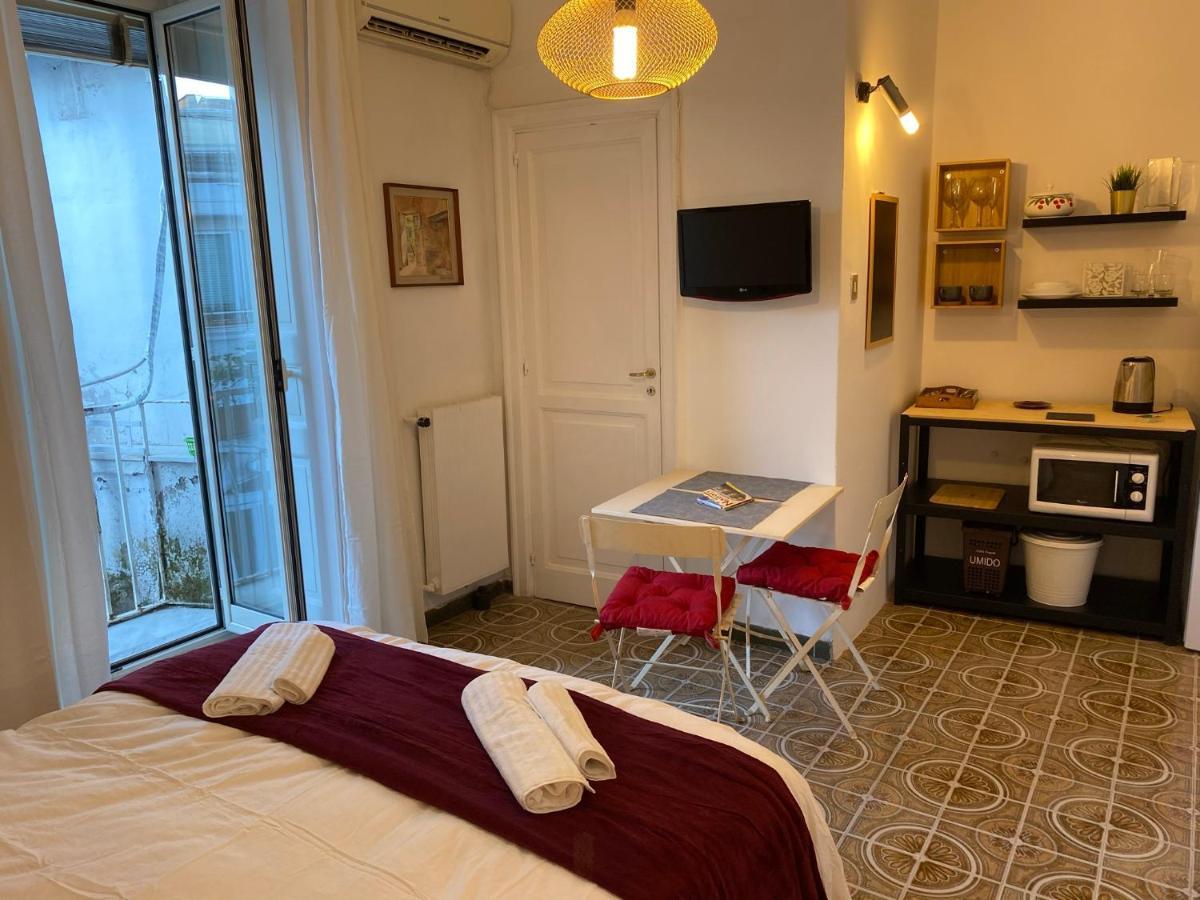 Bed & Breakfast In San Domenico Maggiore 3 *