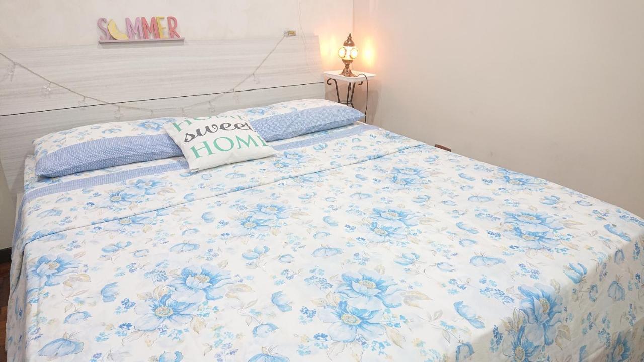 Sky-terrace In Central Station, 3 Bedrooms Apartment Naples