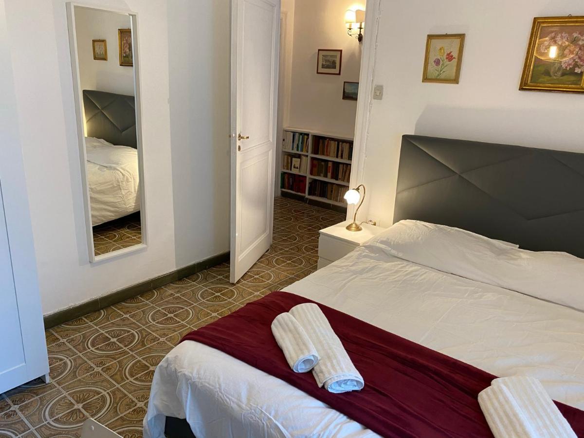 In San Domenico Maggiore 3 Bed & Breakfast Naples