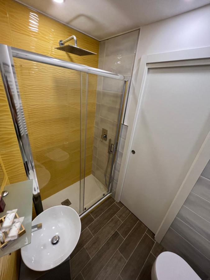 Metropolis Guest house *