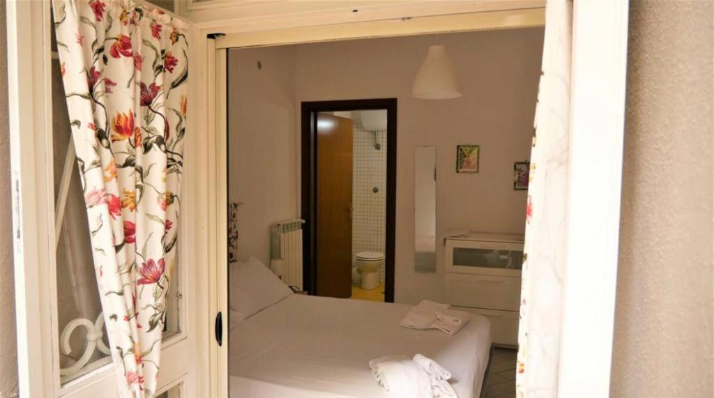 Apartment House With Garden And Parking Space In Mergellina Naples
