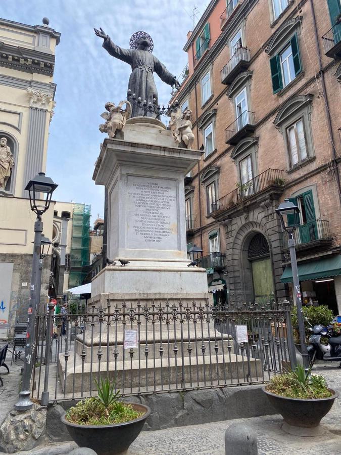 Samm San Gregorio Armeno * Naples