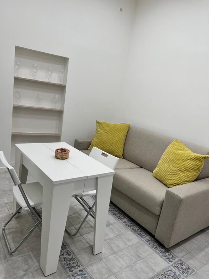 Apartment Age Chiaia *