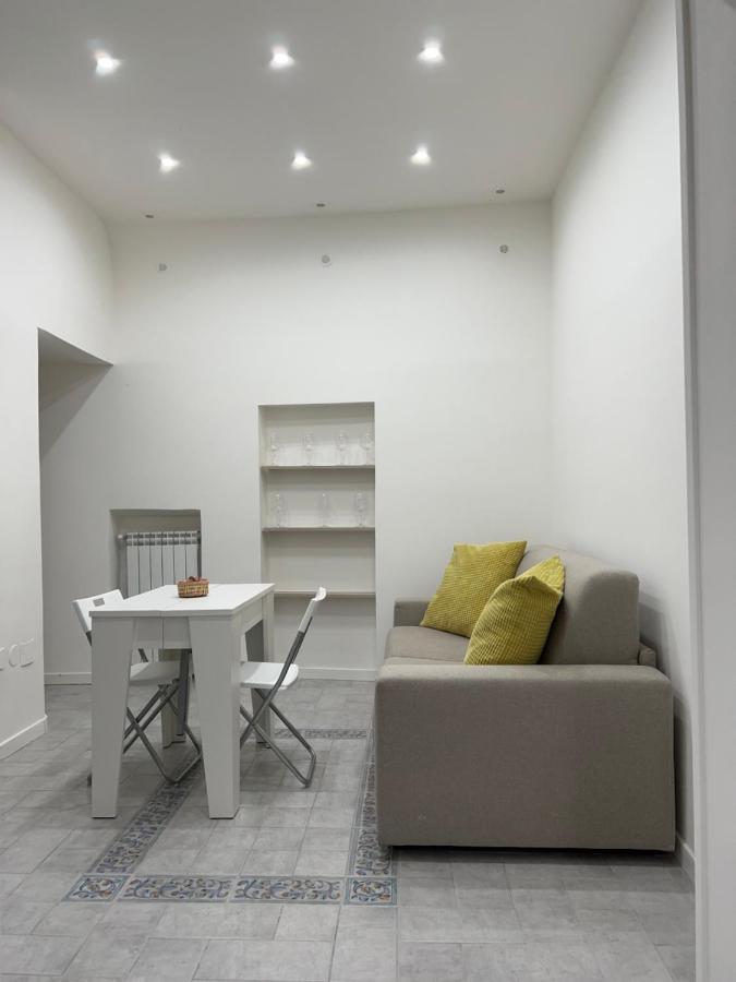 Age Chiaia Apartment