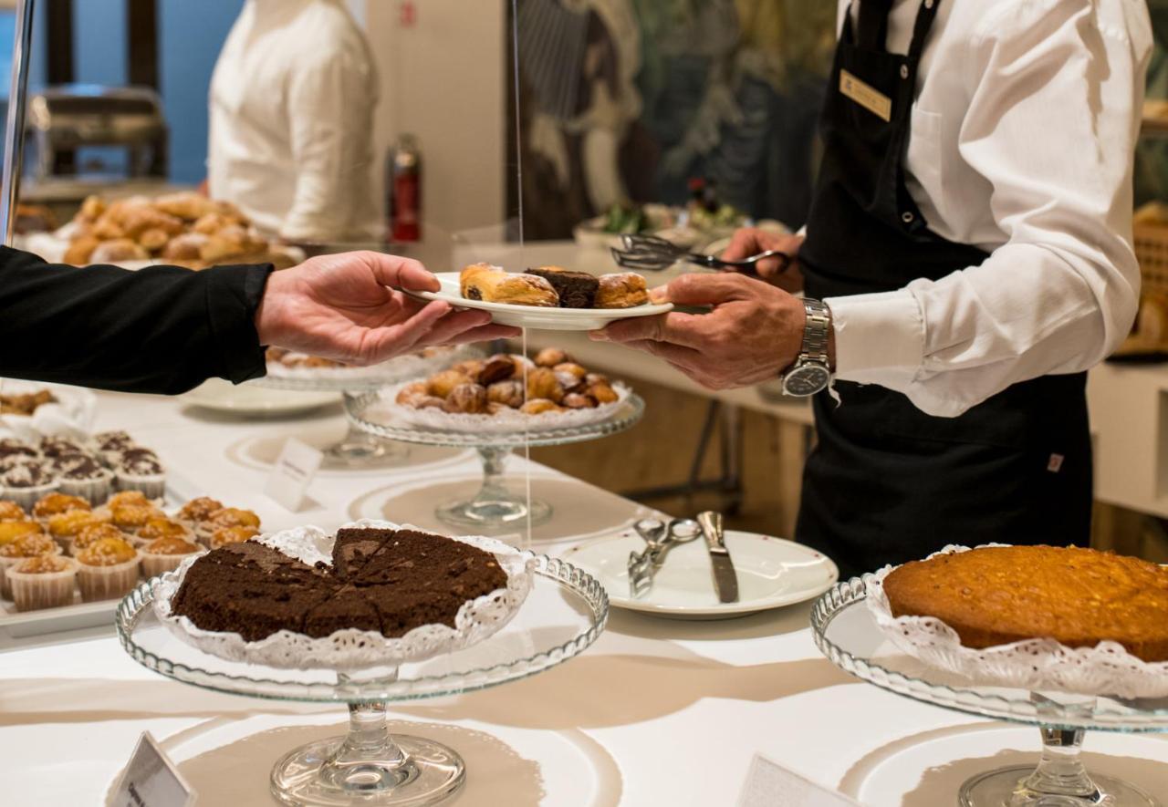 Hotel Royal Continental Naples