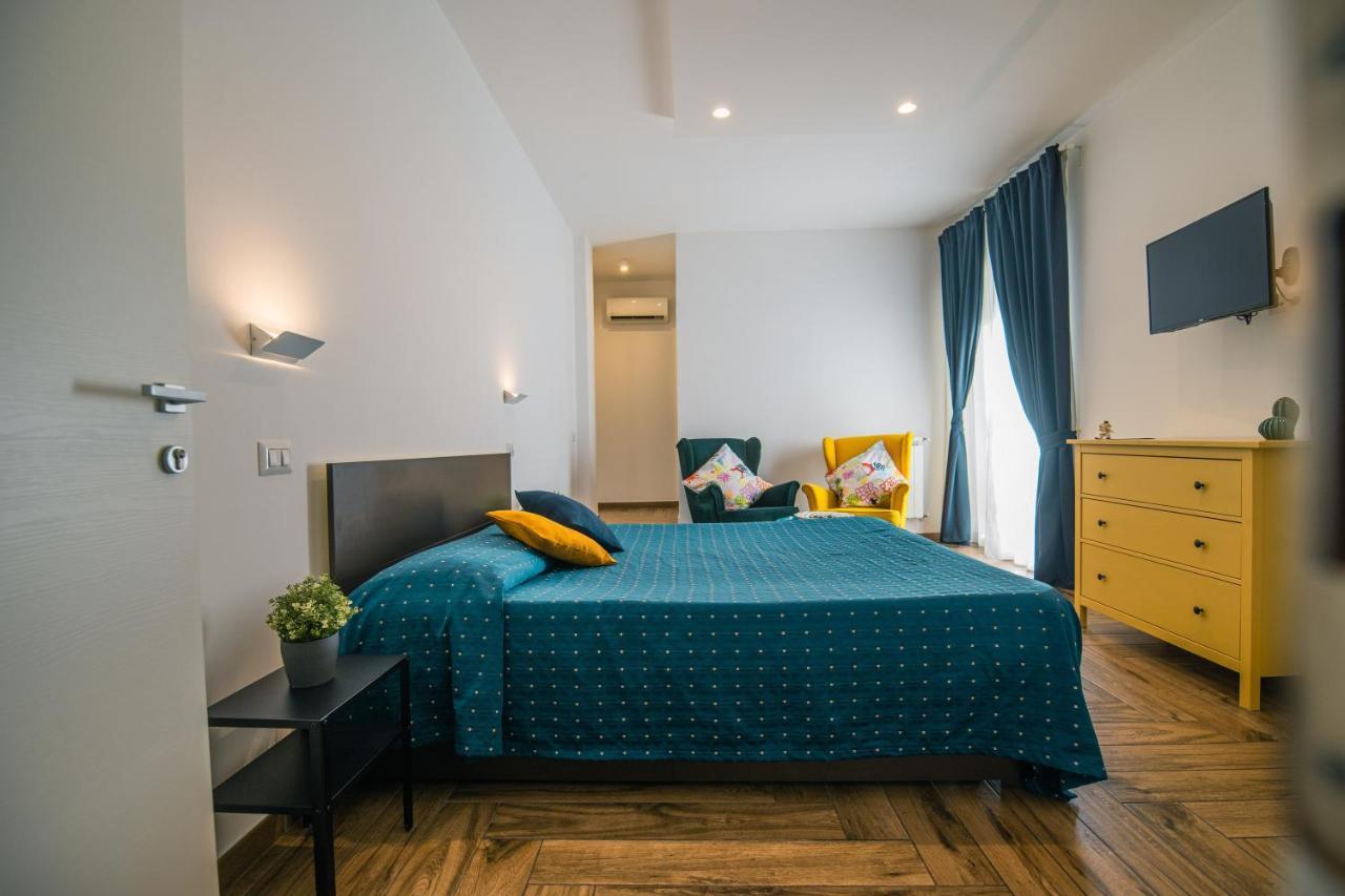 Bed & Breakfast Hub Ferroviario - 12 Posti Letto Per Il Tuo Gruppo A Con Wifi E Netflix Naples