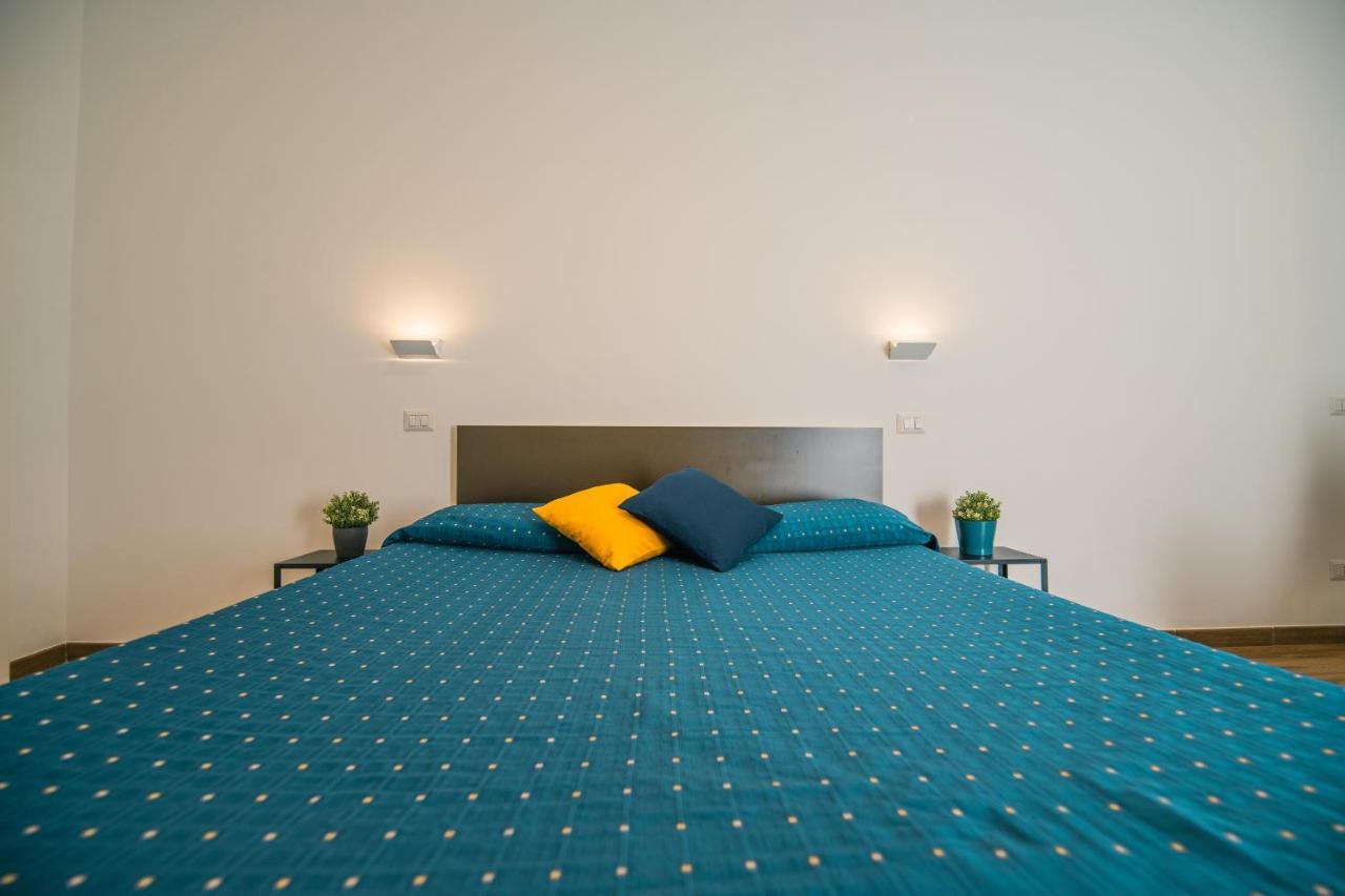 Hub Ferroviario - 12 Posti Letto Per Il Tuo Gruppo A Con Wifi E Netflix * Naples