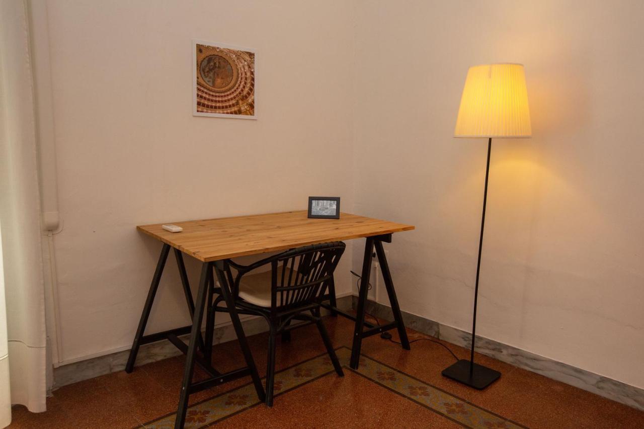Vecchia - Chiaia Bed & Breakfast Naples