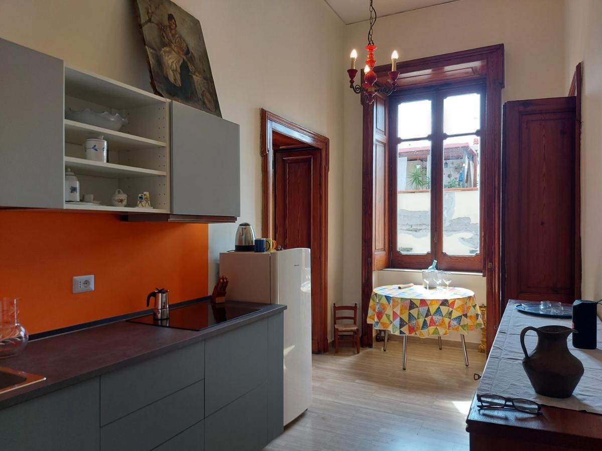 Homestay La Stanza Grande Della Luna D'irene *