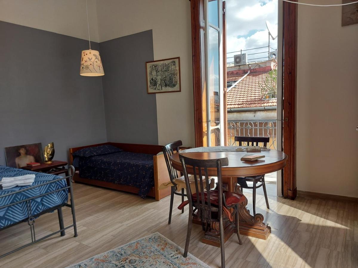 La Stanza Grande Della Luna D'irene Homestay Naples