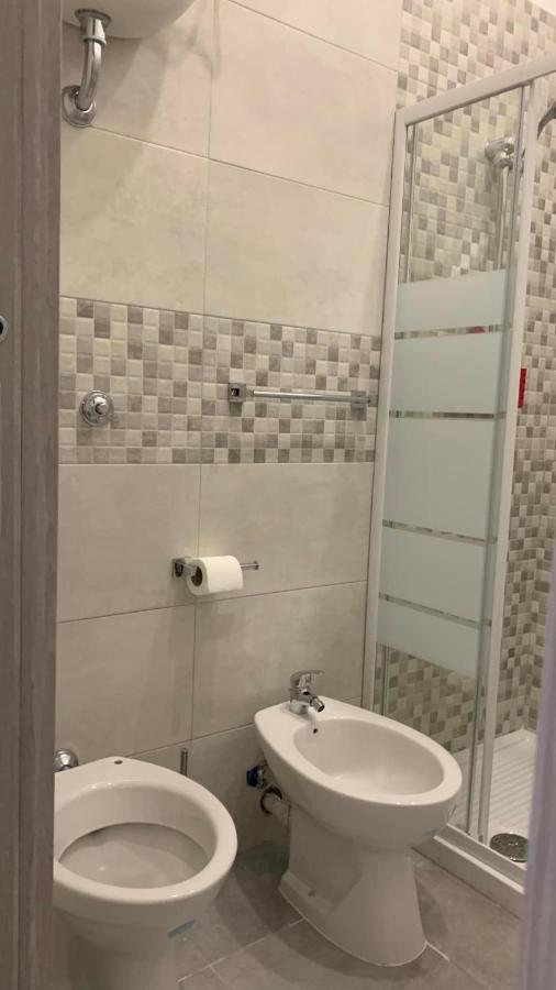 Miris Fast Comfortable Airport Capodichino 25 Minutes Walk Self Check-in Apartment Naples