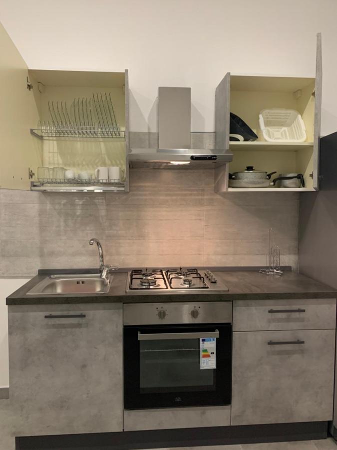 Miris Fast Comfortable Airport Capodichino 25 Minutes Walk Self Check-in Naples
