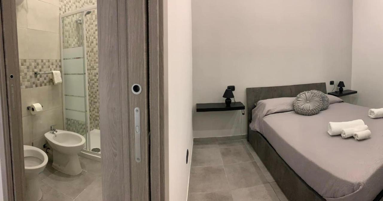 Miris Fast Comfortable Airport Capodichino 25 Minutes Walk Self Check-in Apartment *
