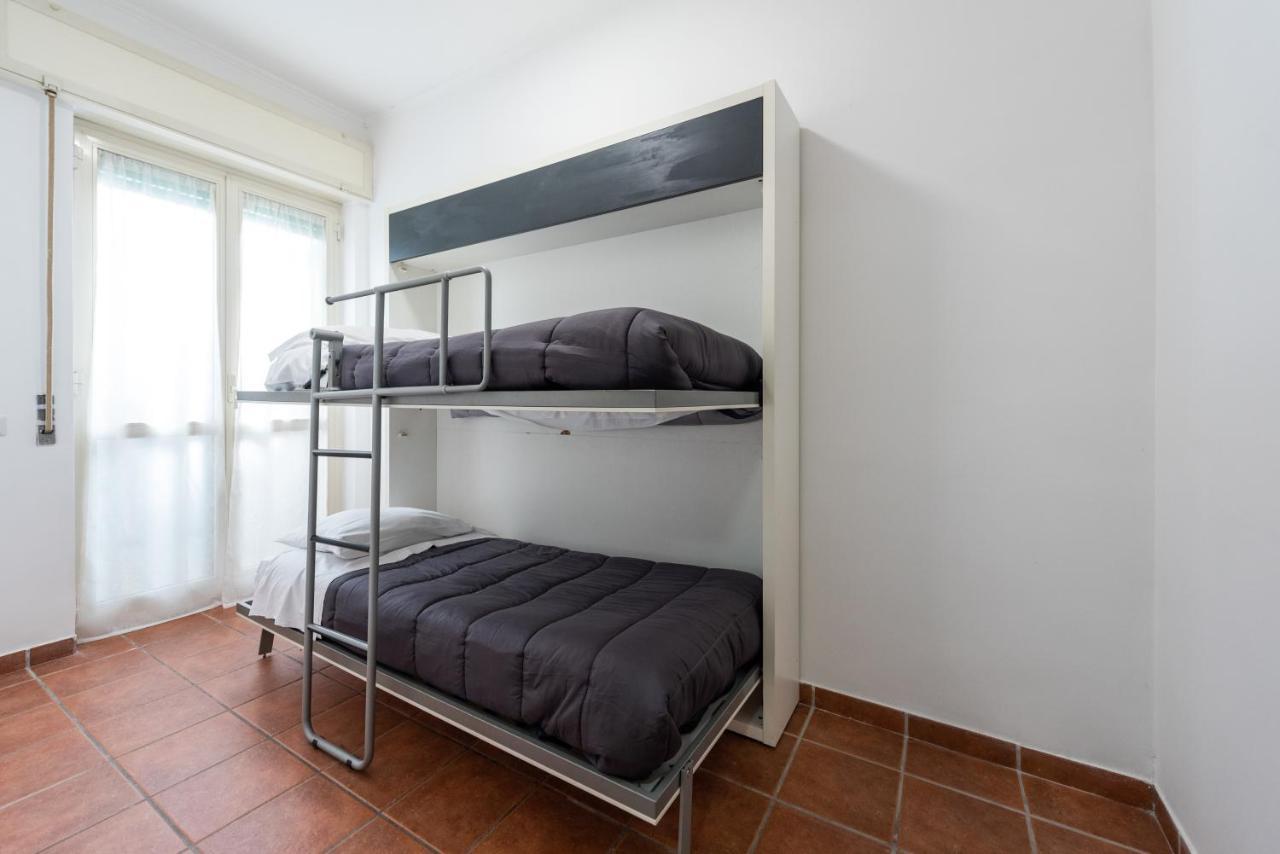 Metro 1 Materdei - Tranquillo Per 4 * Naples