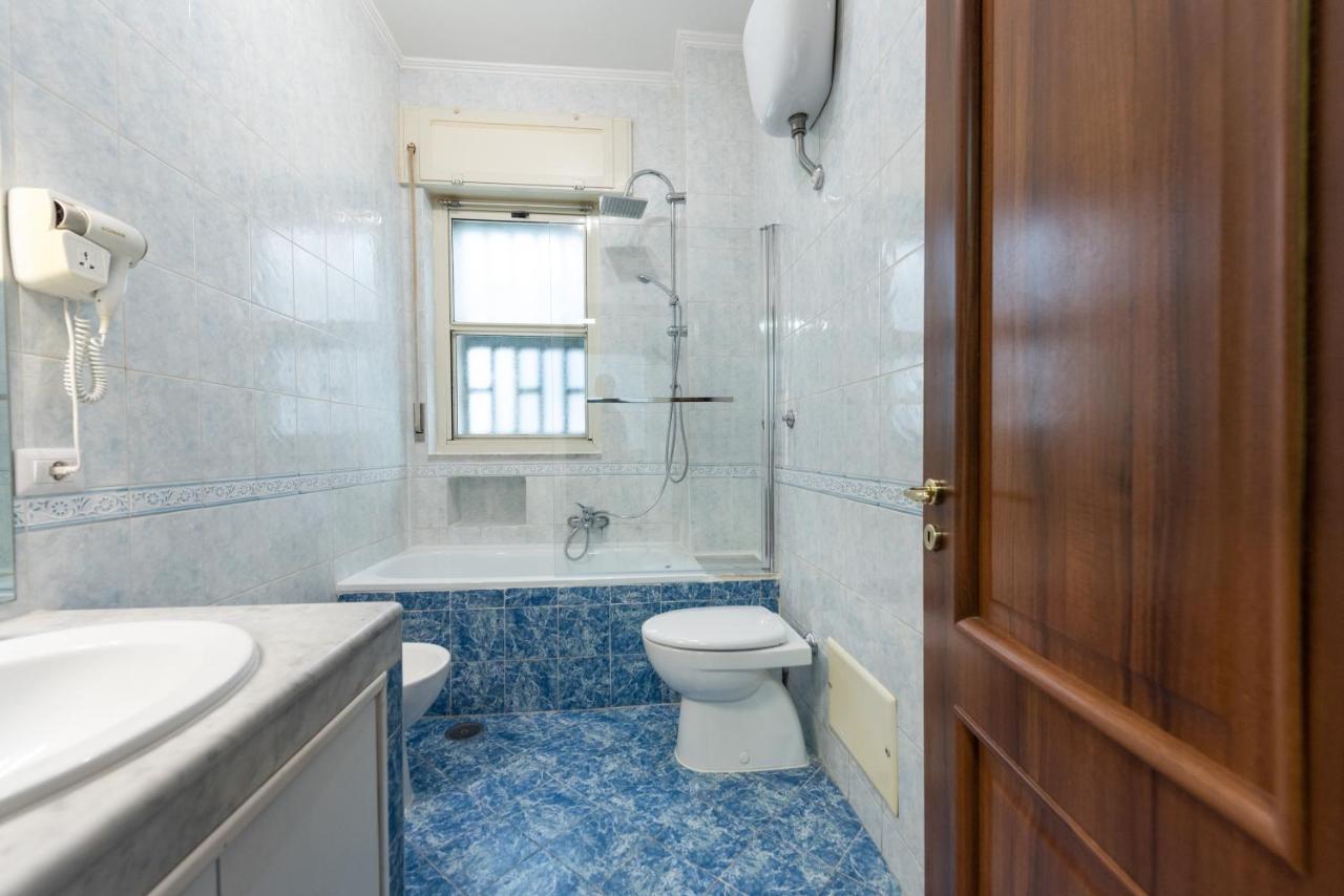 Metro 1 Materdei - Tranquillo Per 4 * Naples
