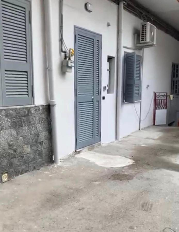 Apartment Miris Fast Comfortable Airport Capodichino 25 Minutes Walk Self Check-in *