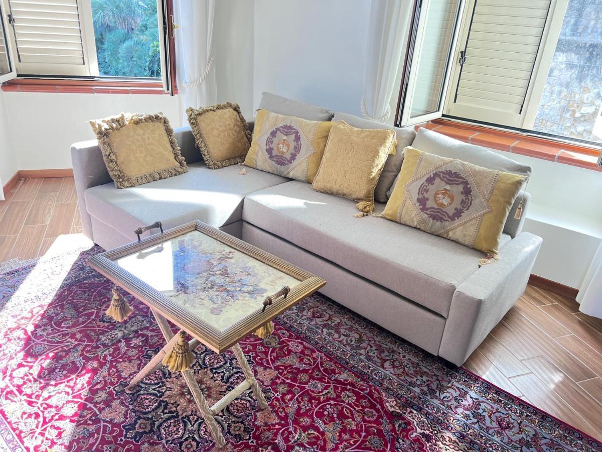 Apartment Residenza Borgo Marinaro Naples