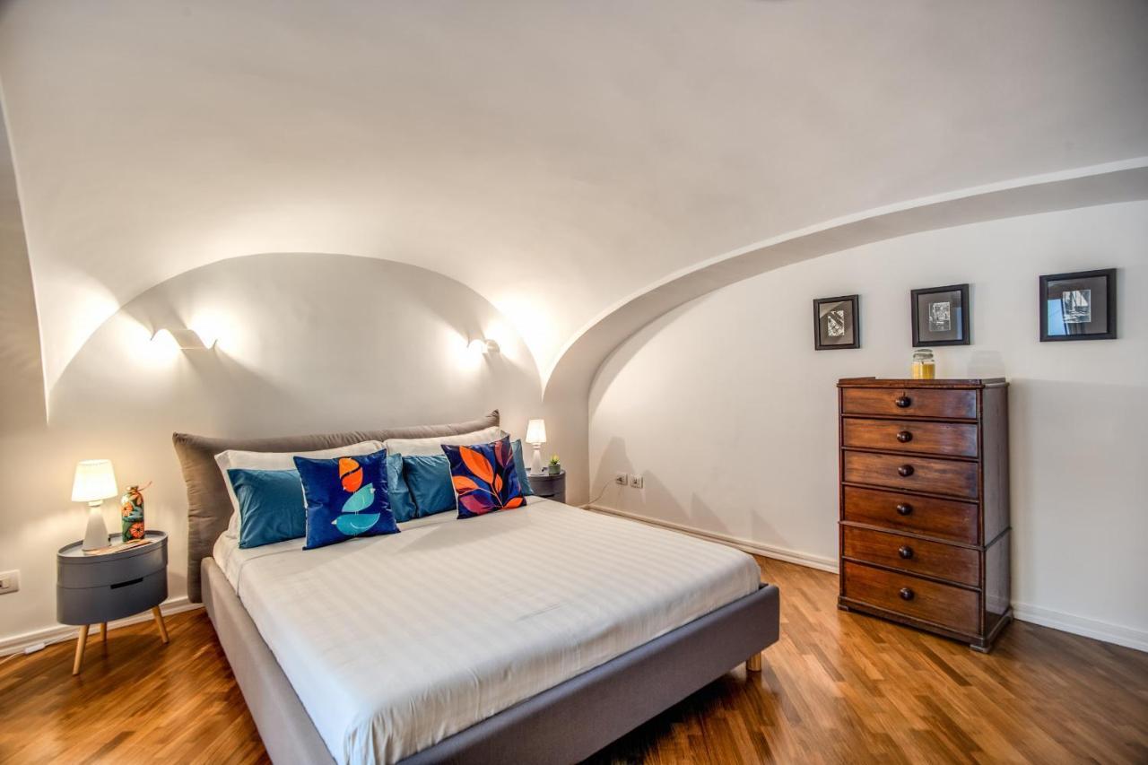 Pignatelli Apartment *