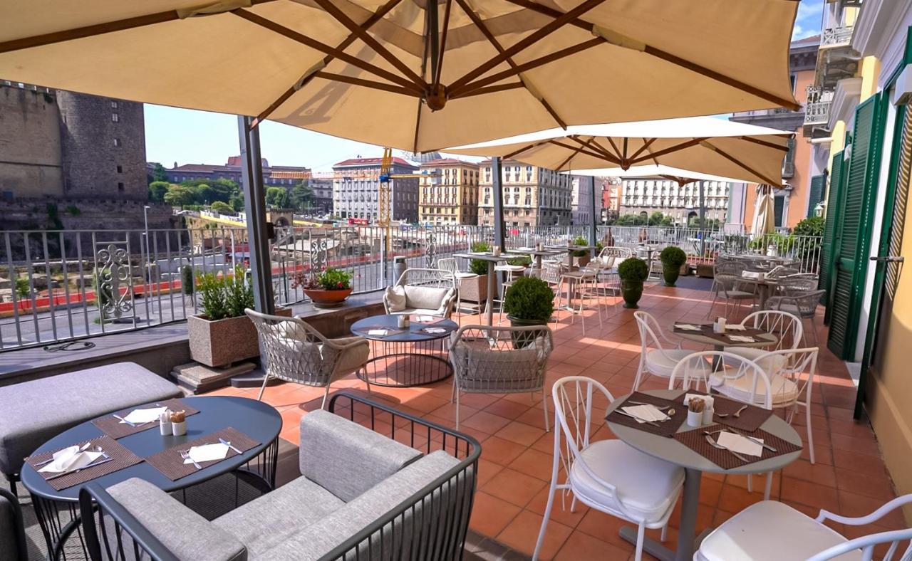 Mercure Centro Angioino 4*