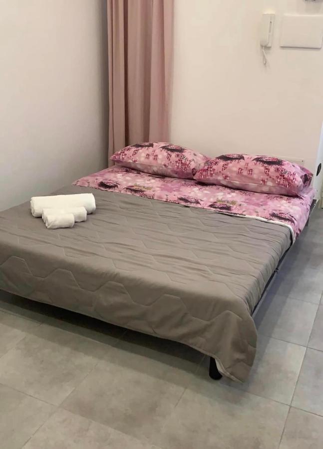 Miris Fast Comfortable Airport Capodichino 25 Minutes Walk Self Check-in Apartment