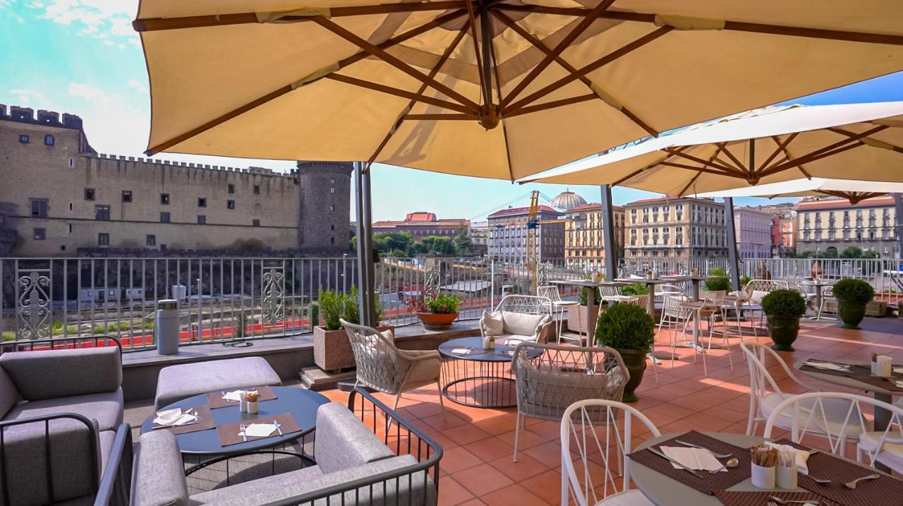 Mercure Centro Angioino 4*