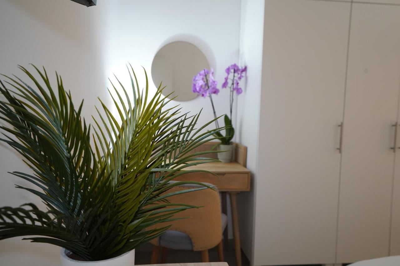 Cosmo 38 Luxury Apartment