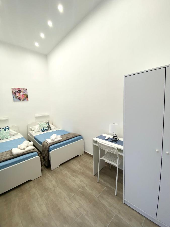 Airys - House Bed & Breakfast *