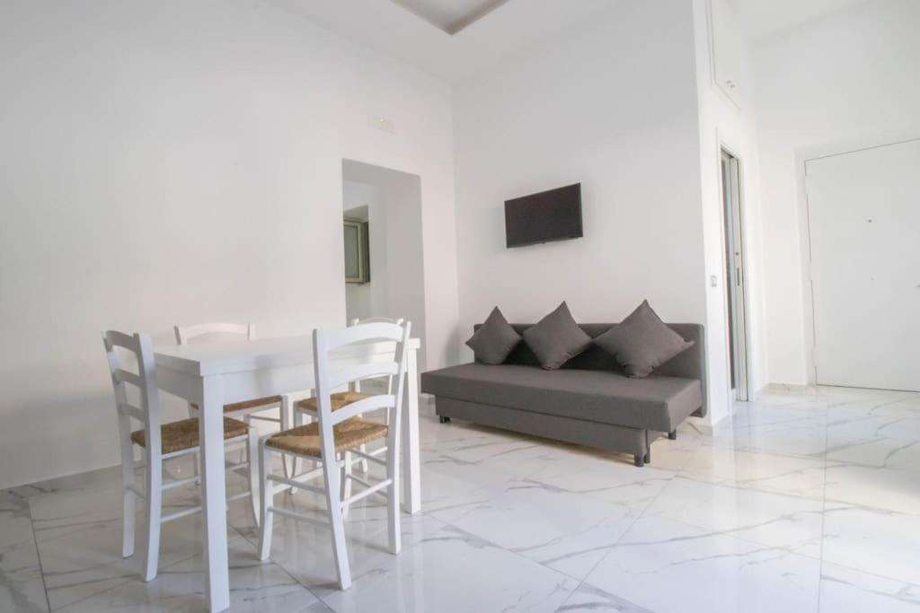 Lavinaio's House * Naples
