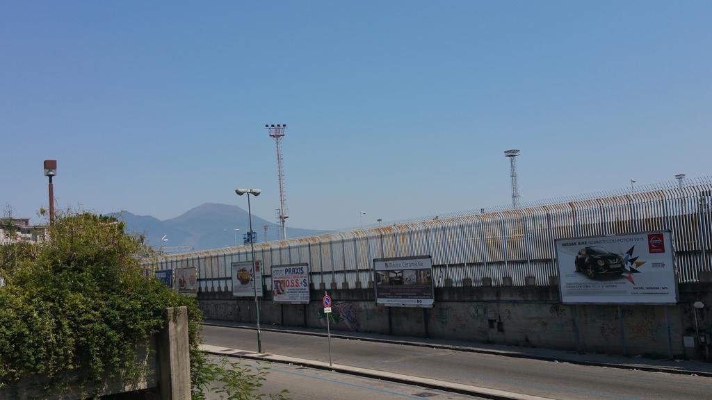 Blu Angels * Naples