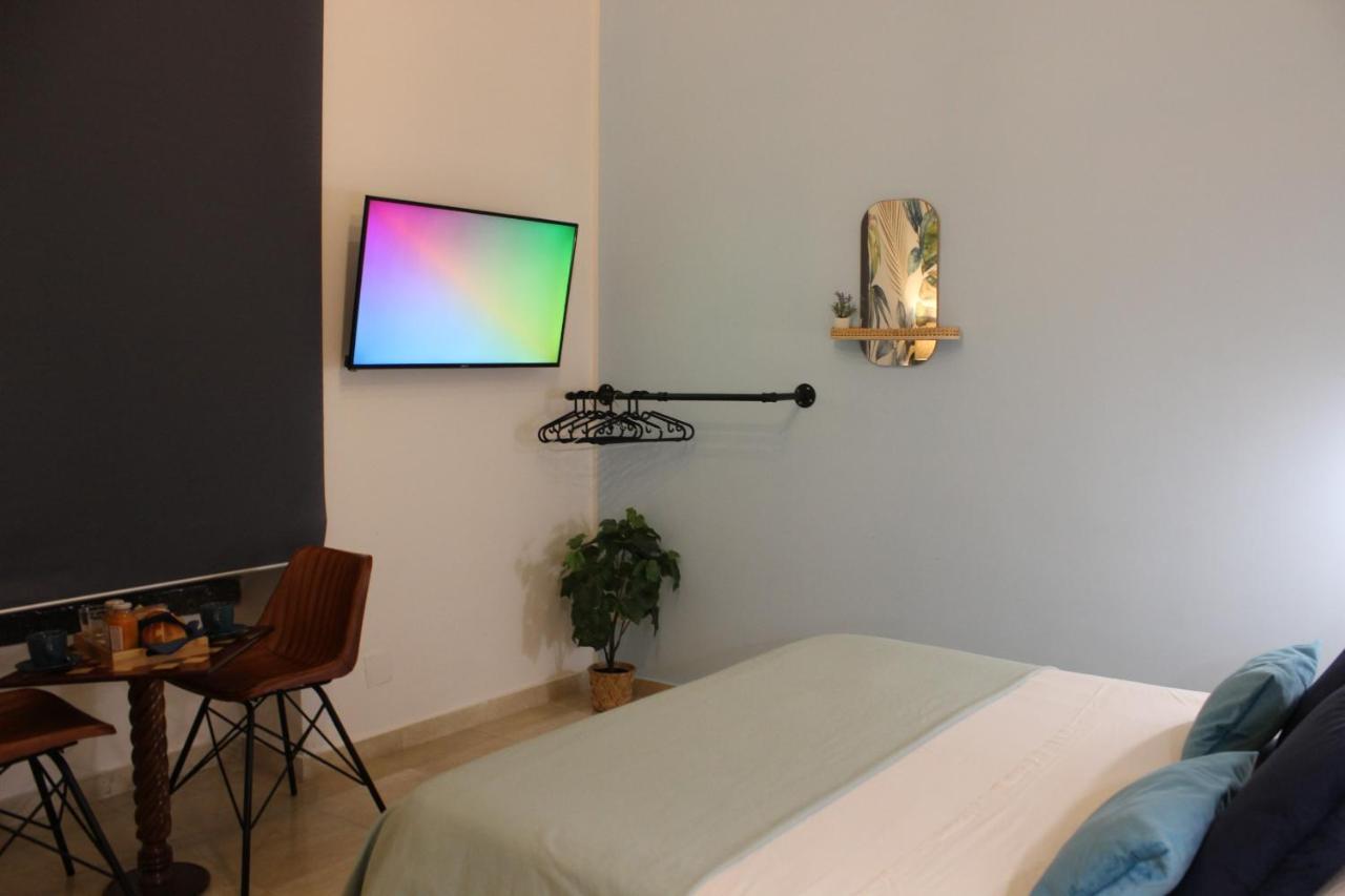 Little Capri Bed & Breakfast