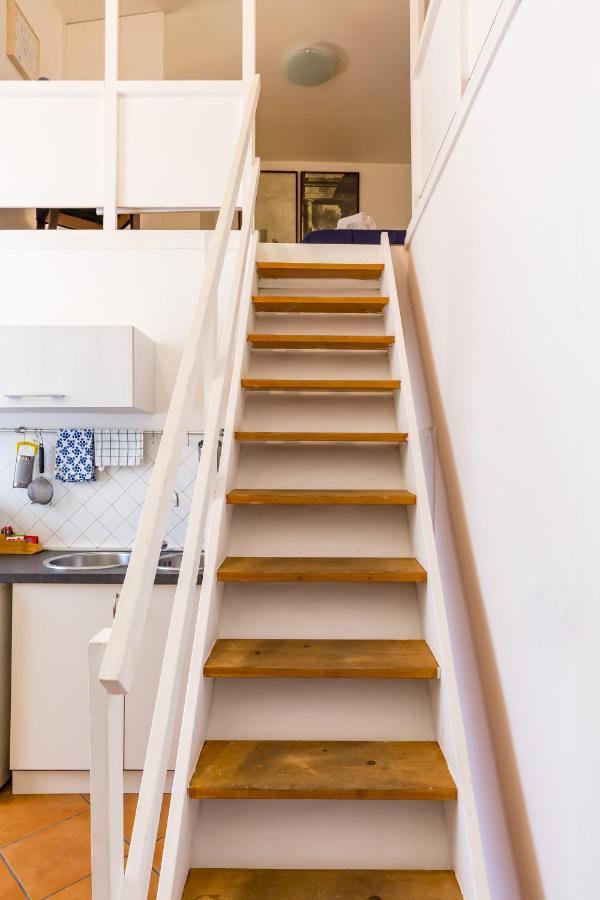 Portico 17 - Charming House Close Promenade Apartment