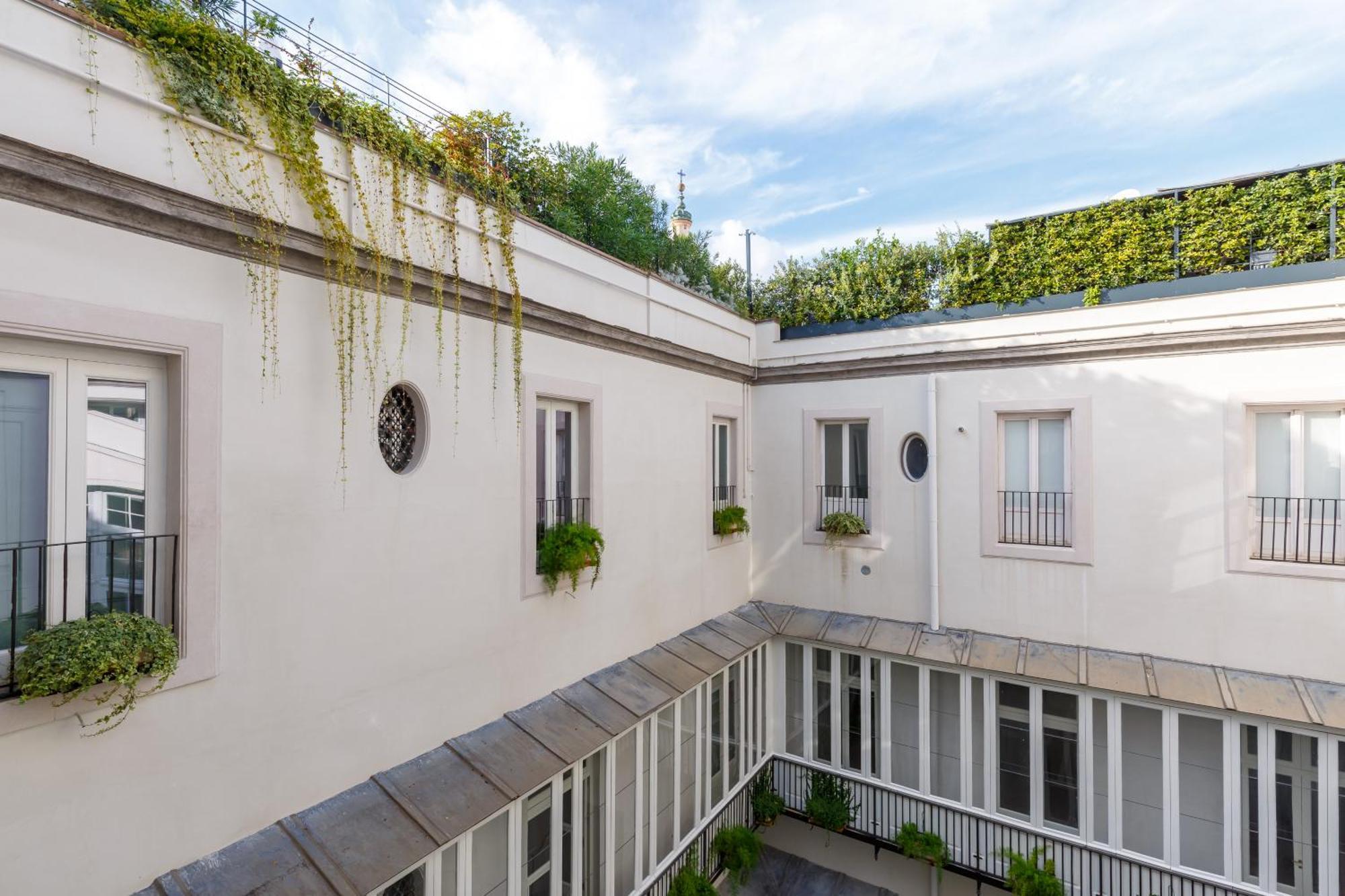 Dimora Doria D'angri Bed & Breakfast Naples