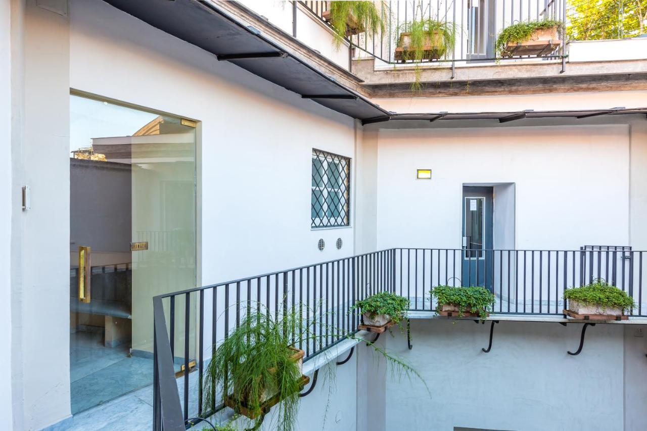 Dimora Doria D'angri Bed & Breakfast Naples