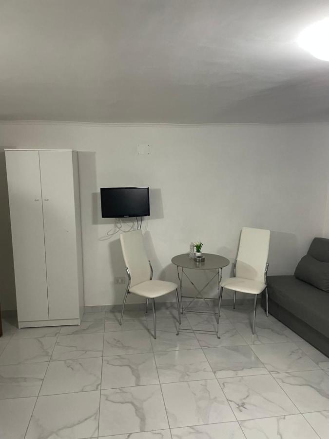 Gradoniroom26 * Naples