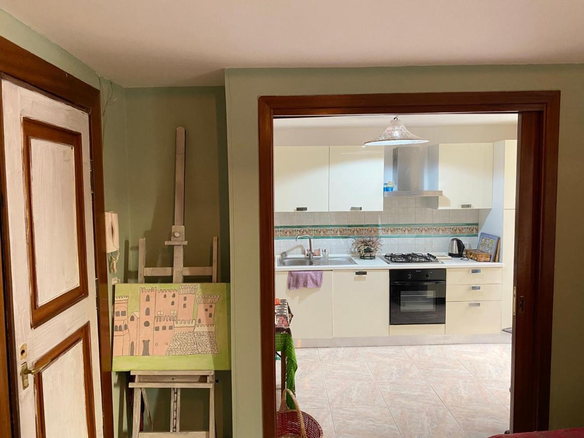 Apartment Casa Gioia, Tra Palazzo Reale,lungomare E Monte Echia