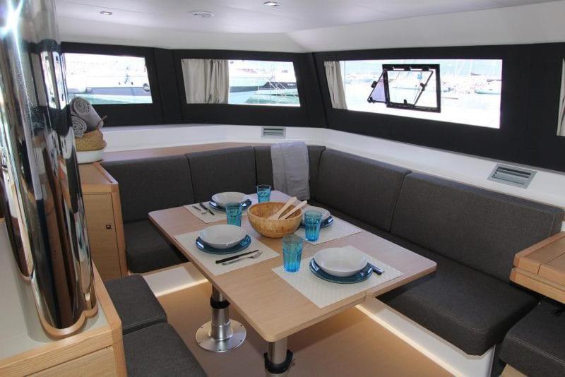 Botel Boatel Angioino *