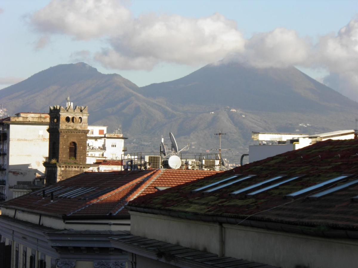 Homestay La Stanza Grande Della Luna D'irene Naples