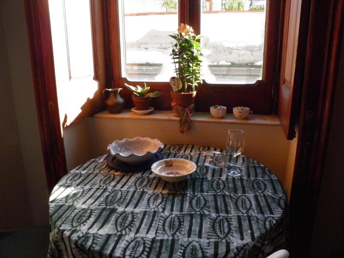 Homestay La Stanza Grande Della Luna D'irene Naples