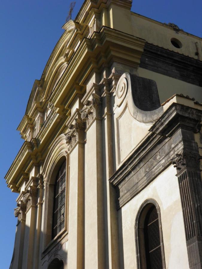 La Stanza Grande Della Luna D'irene * Naples