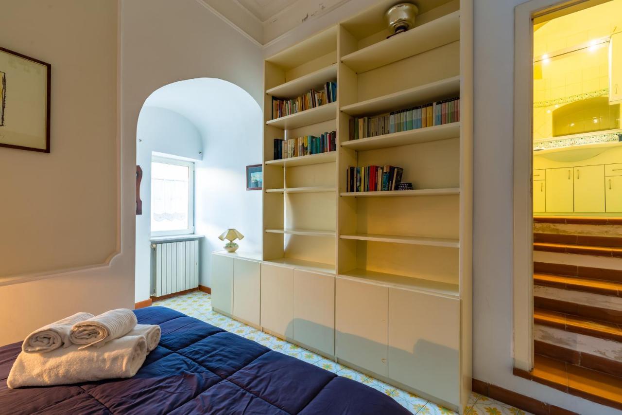 Apartment Paola - Hidden Panoramic Garden And Terraces By Napoliapartments