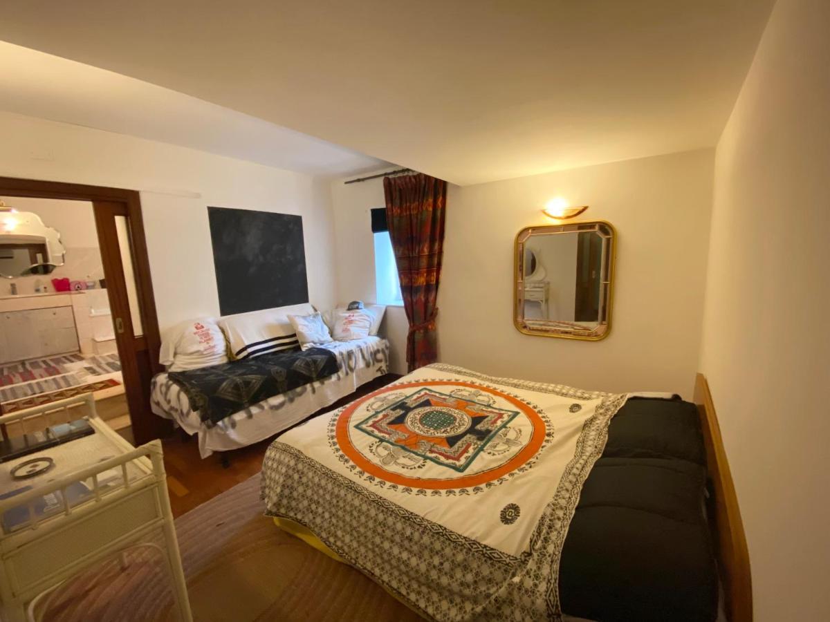 Casa Gioia, Tra Palazzo Reale,lungomare E Monte Echia Apartment