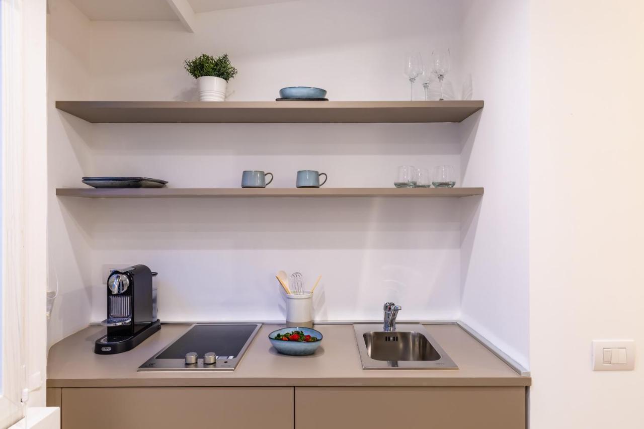 Cozy In Chiaia District By Wonderful Italy Apartment *