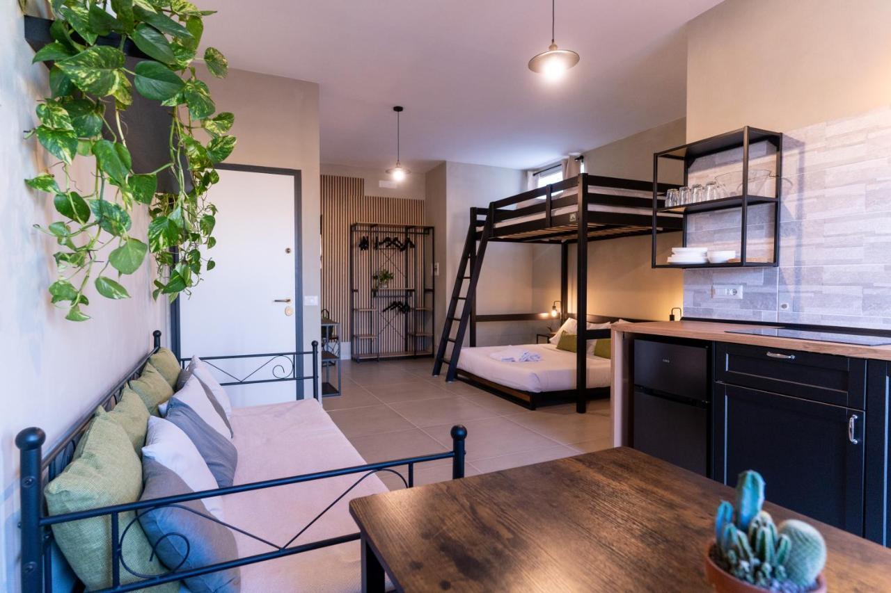 Apartment Tiny Daisy House Naples