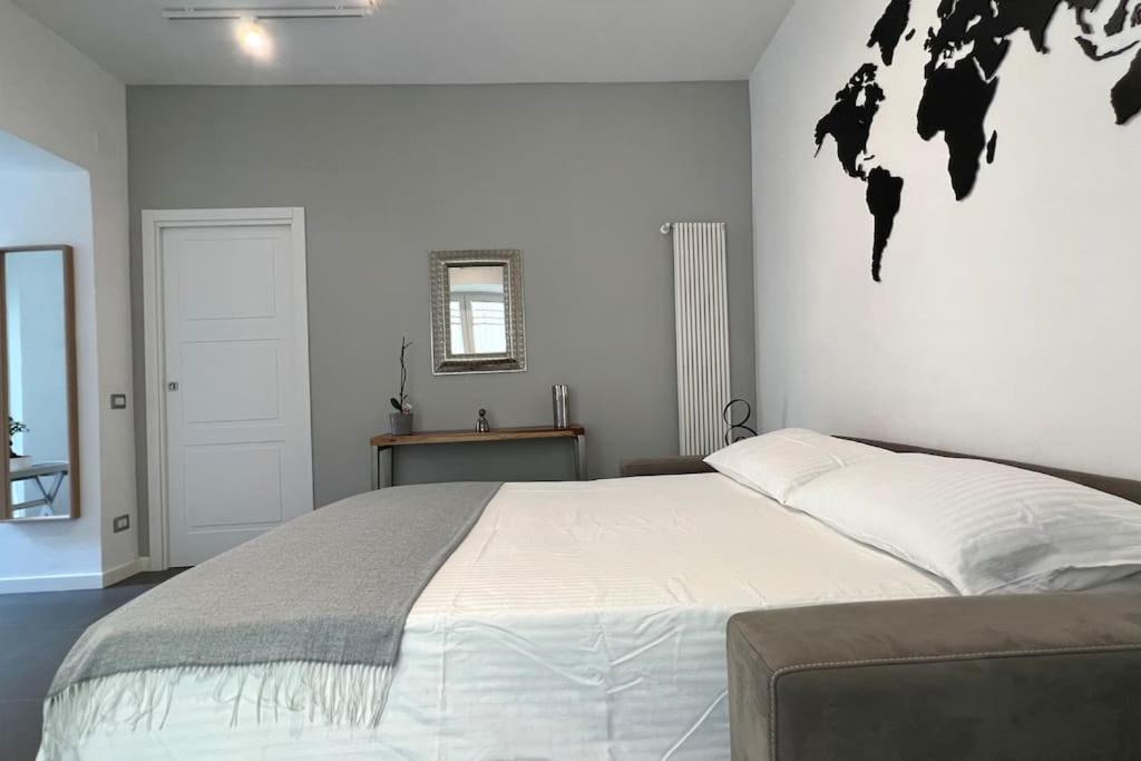 Apartment Casa Losito, Boutique 100 Mq In The Heart Of Naples!