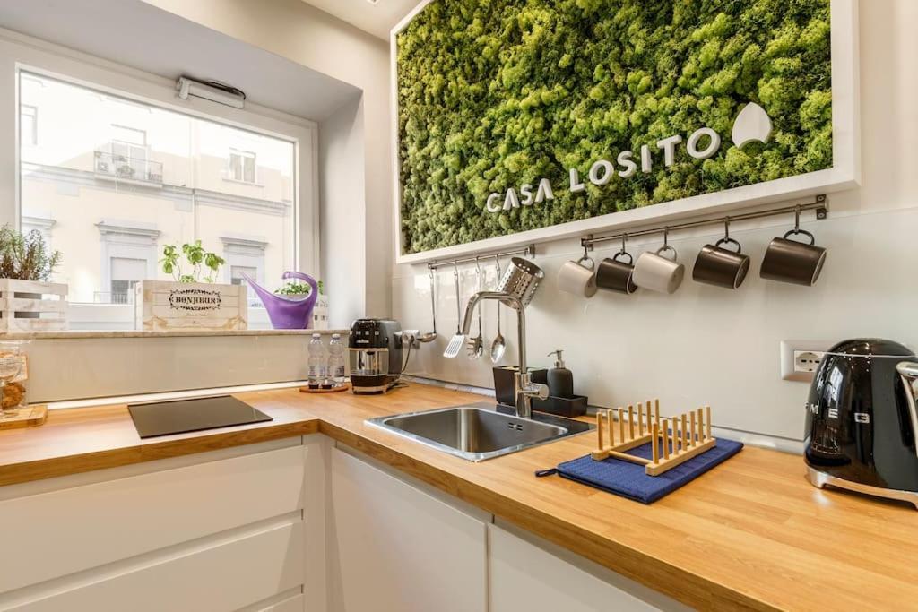 Apartment Casa Losito, Boutique 100 Mq In The Heart Of Naples! Naples